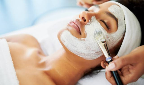 What actually happens during a professional facial, from someone who gives them
